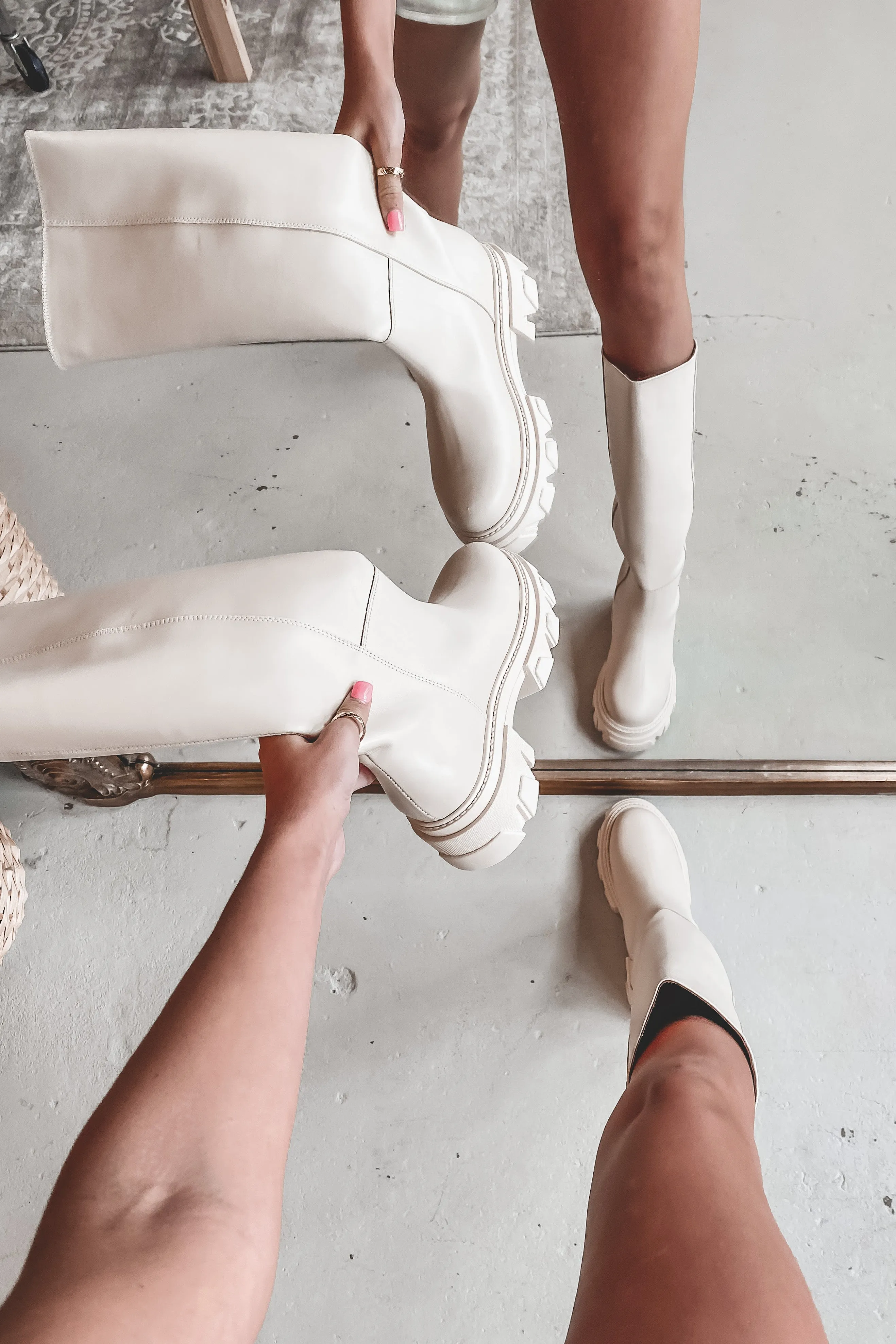 DEAL ALOHAS Katiuska Off White Boots