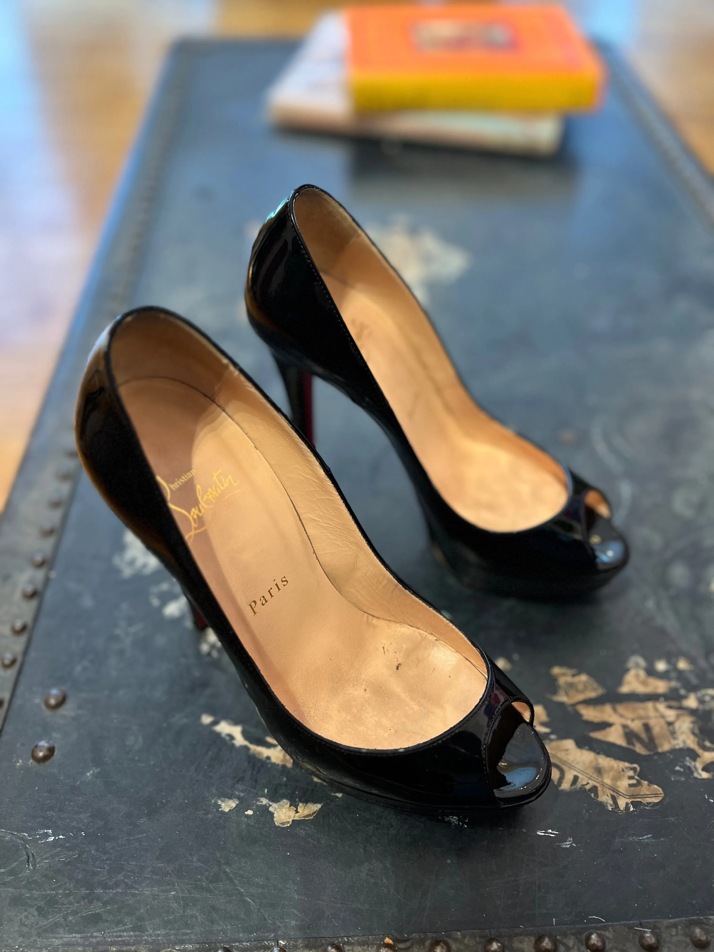 Louboutins Banana 140 Black Patent Court Shoes - UK 37.5