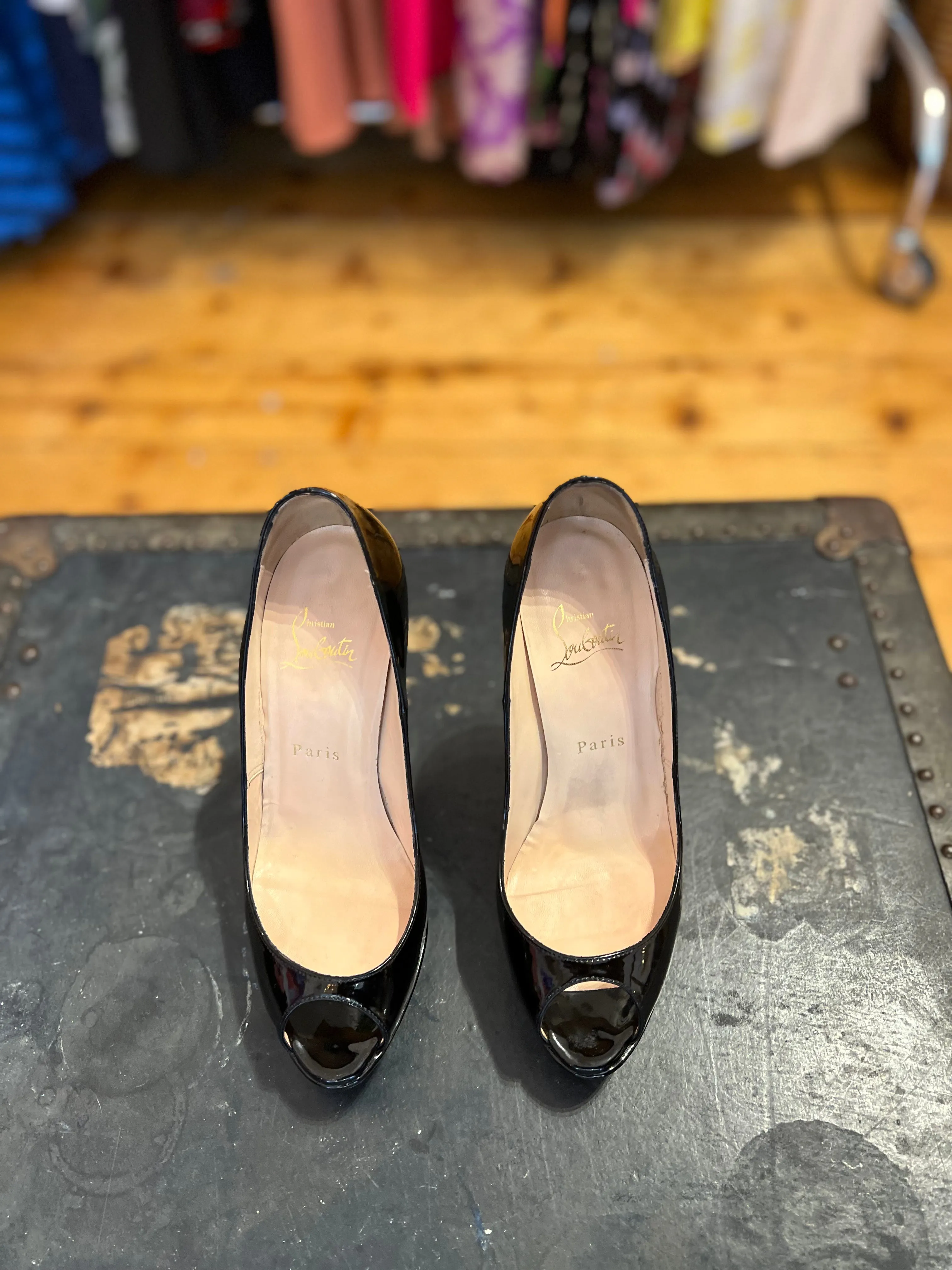 Louboutins Banana 140 Black Patent Court Shoes - UK 37.5