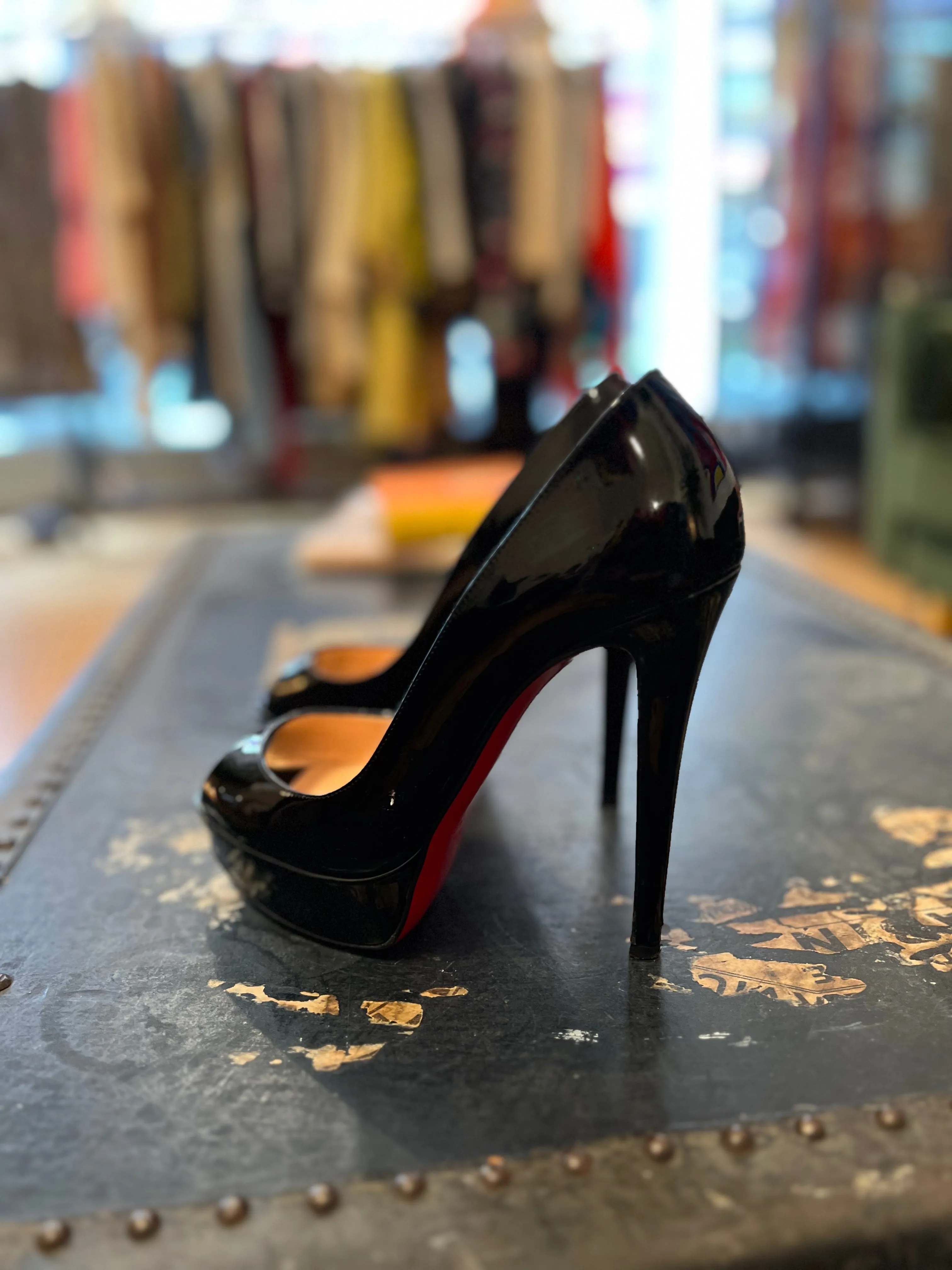 Louboutins Banana 140 Black Patent Court Shoes - UK 37.5