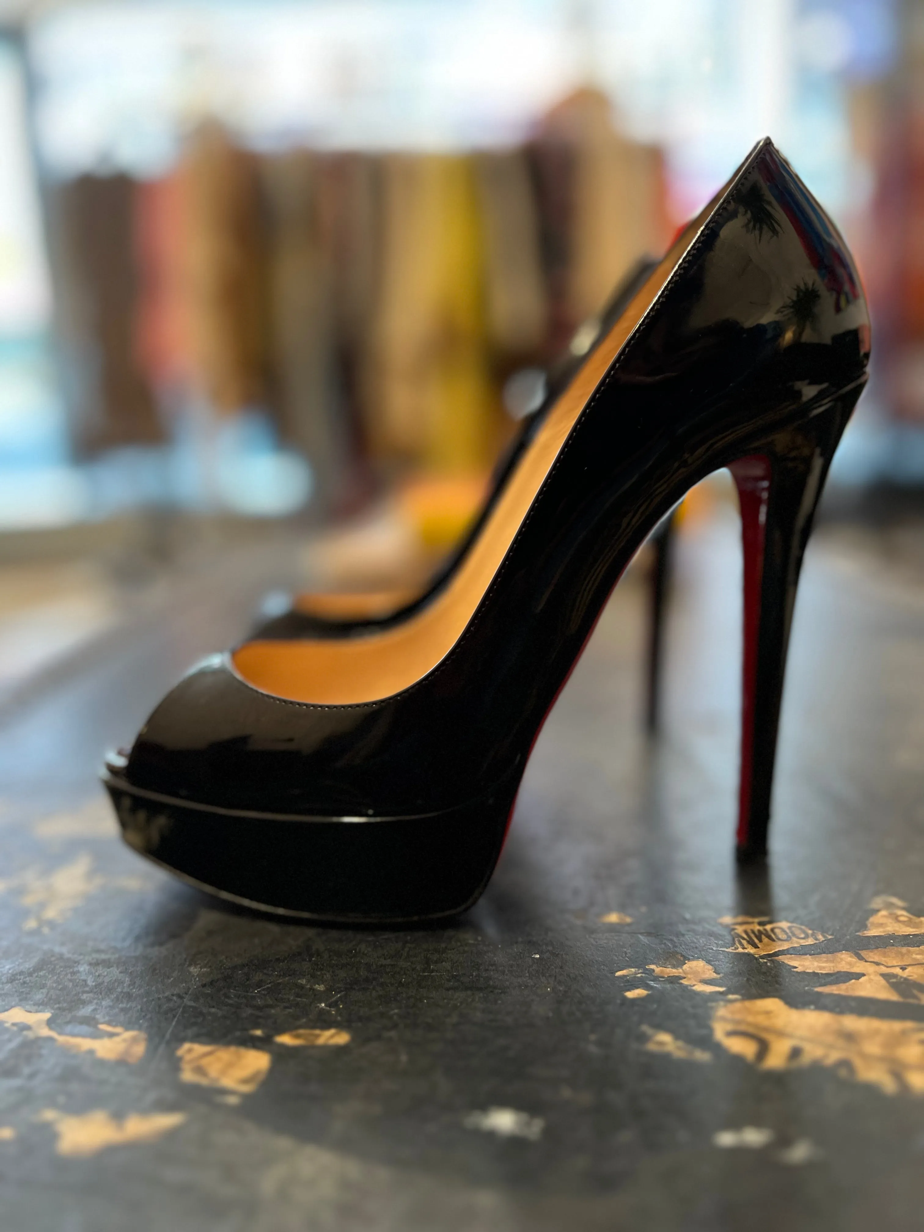 Louboutins Banana 140 Black Patent Court Shoes - UK 37.5