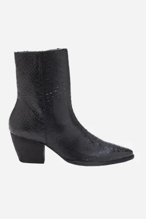 Matisse Caty Ankle Boot in Black