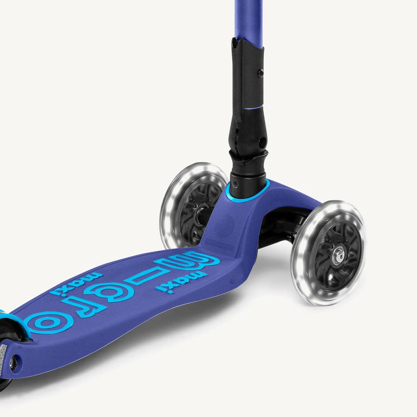 Micro Scooters Maxi Micro Scooter Deluxe Foldable LED - Blue