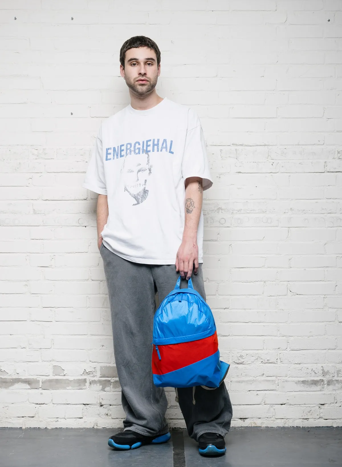 The New Foldable Backpack Wave & Red Alert Medium