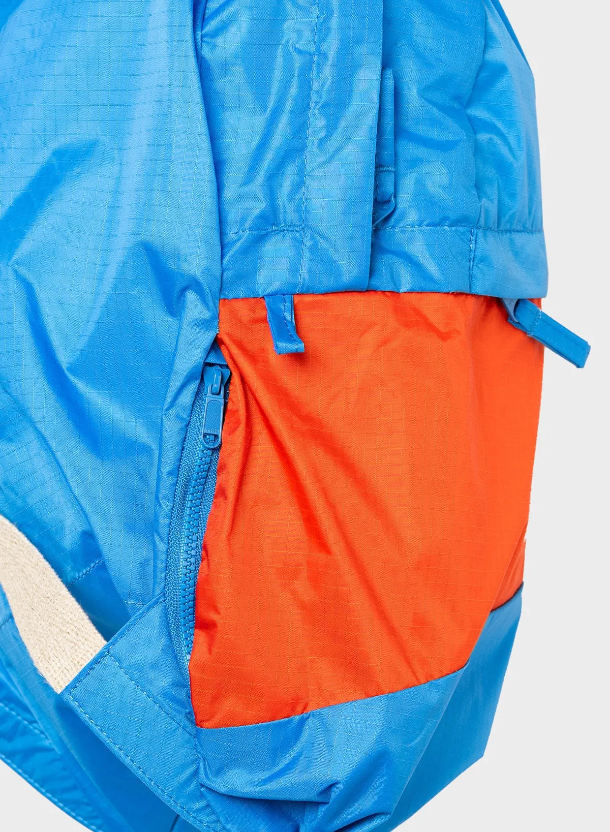 The New Foldable Backpack Wave & Red Alert Medium